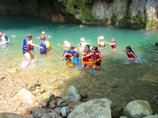 渓流川遊び