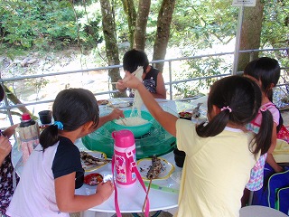 初めての川遊び体験