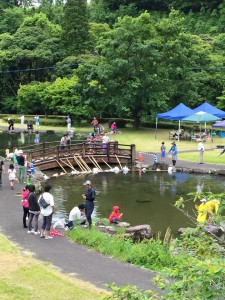 三股町ヤマメ釣り大会