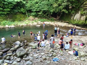 みまたんよかもんツアーで川遊び安全教室