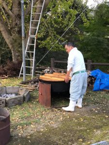 三股町の長田峡物産展の準備