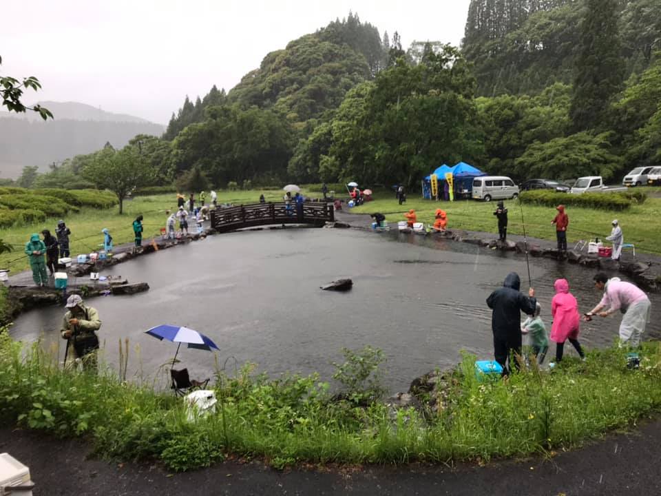 三股町ヤマメ釣り大会