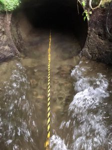 止水しての土砂除去作業