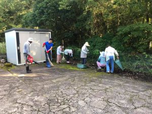 長田地区大八重公民館の掃除