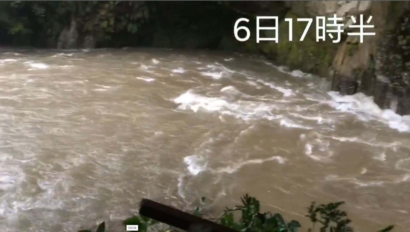 台風10号暴風域接近