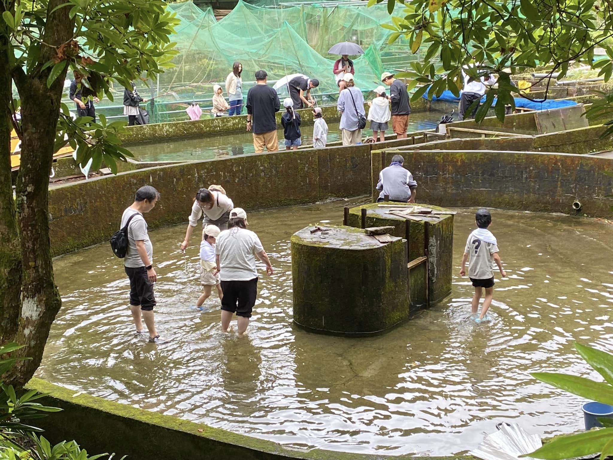 小雨でも賑やかです